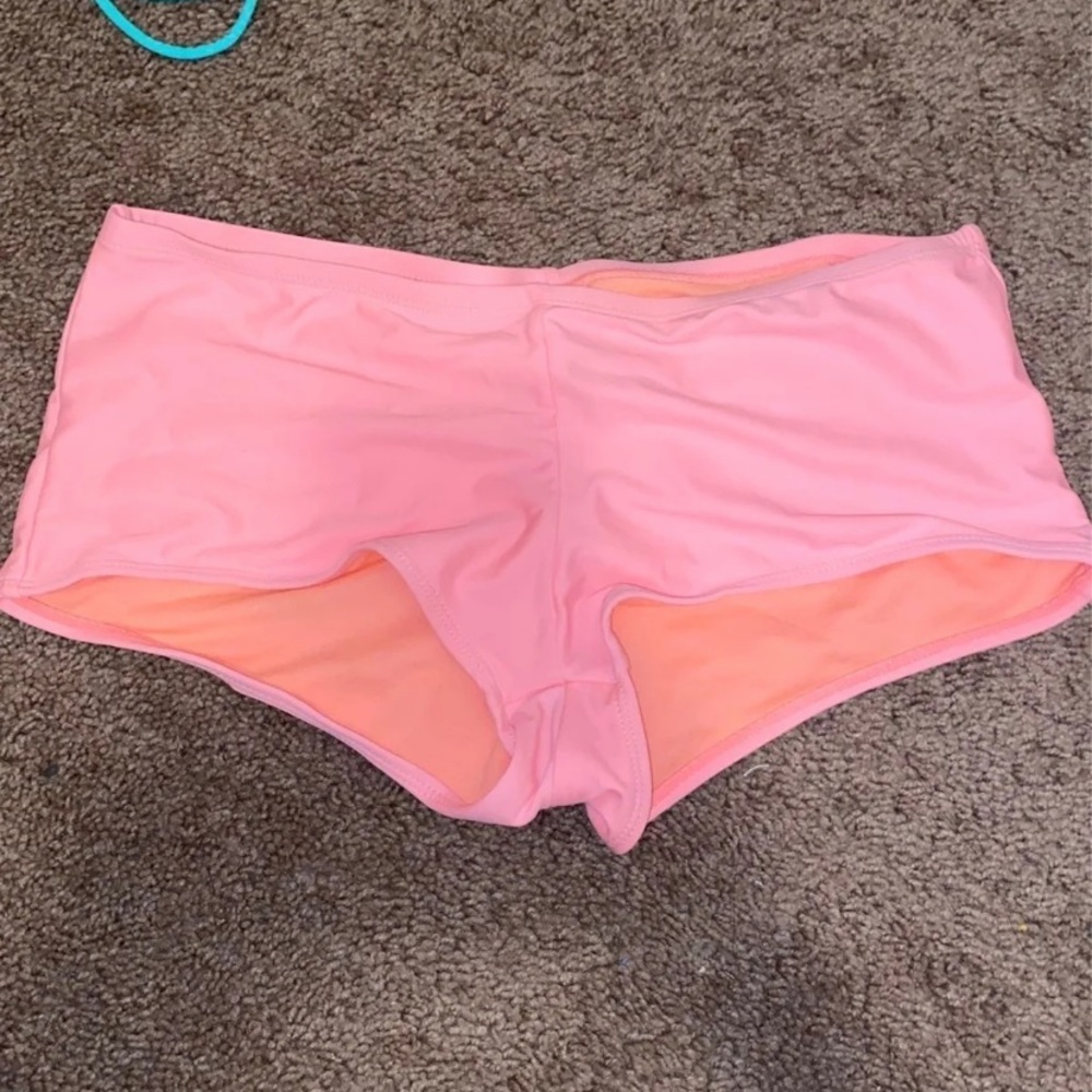 Bikini - Picture 3 of 4